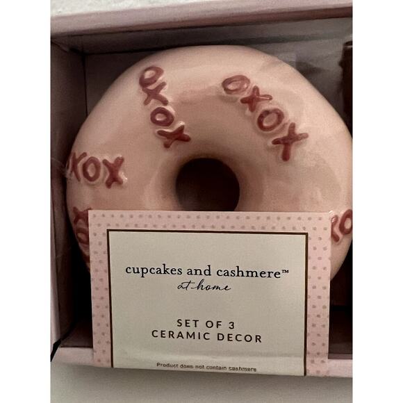 Cupcakes and Cashmere Ceramic Decor Donuts LOVE XOXO and Sprinkles Valentines - Picture 4 of 4